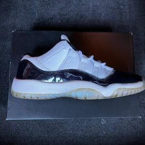 Jordan 11 Emerald
